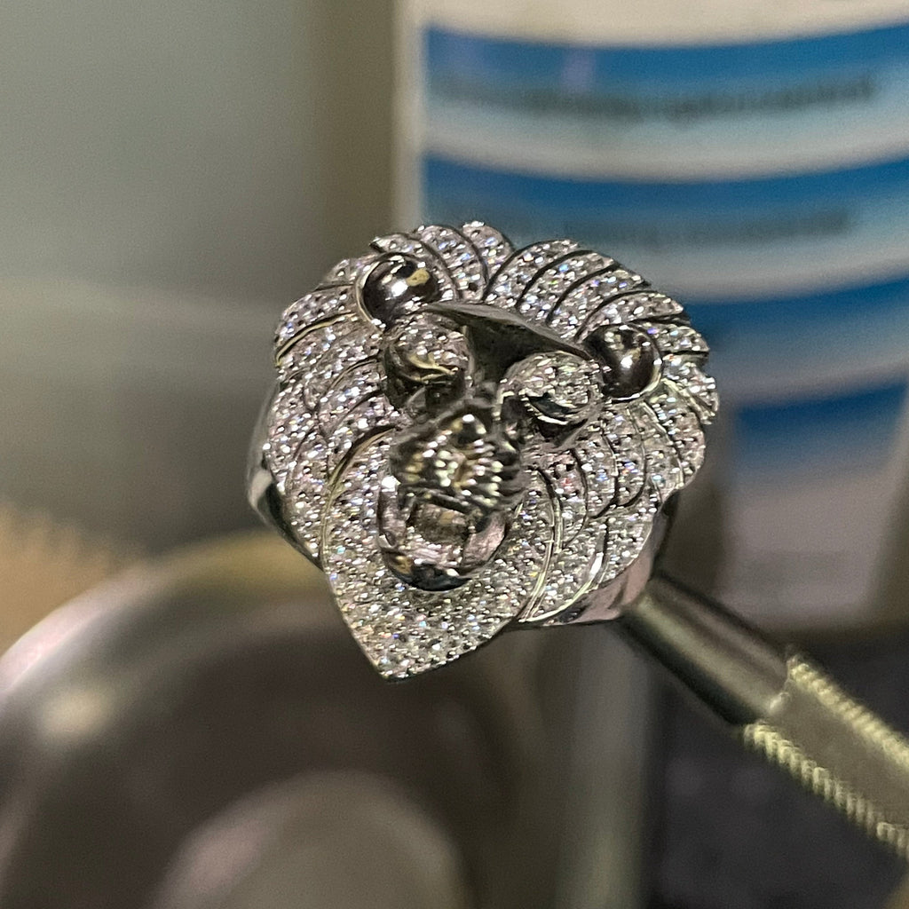 Lion ring deals diamond