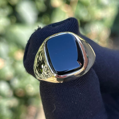 ONYX Square Ring